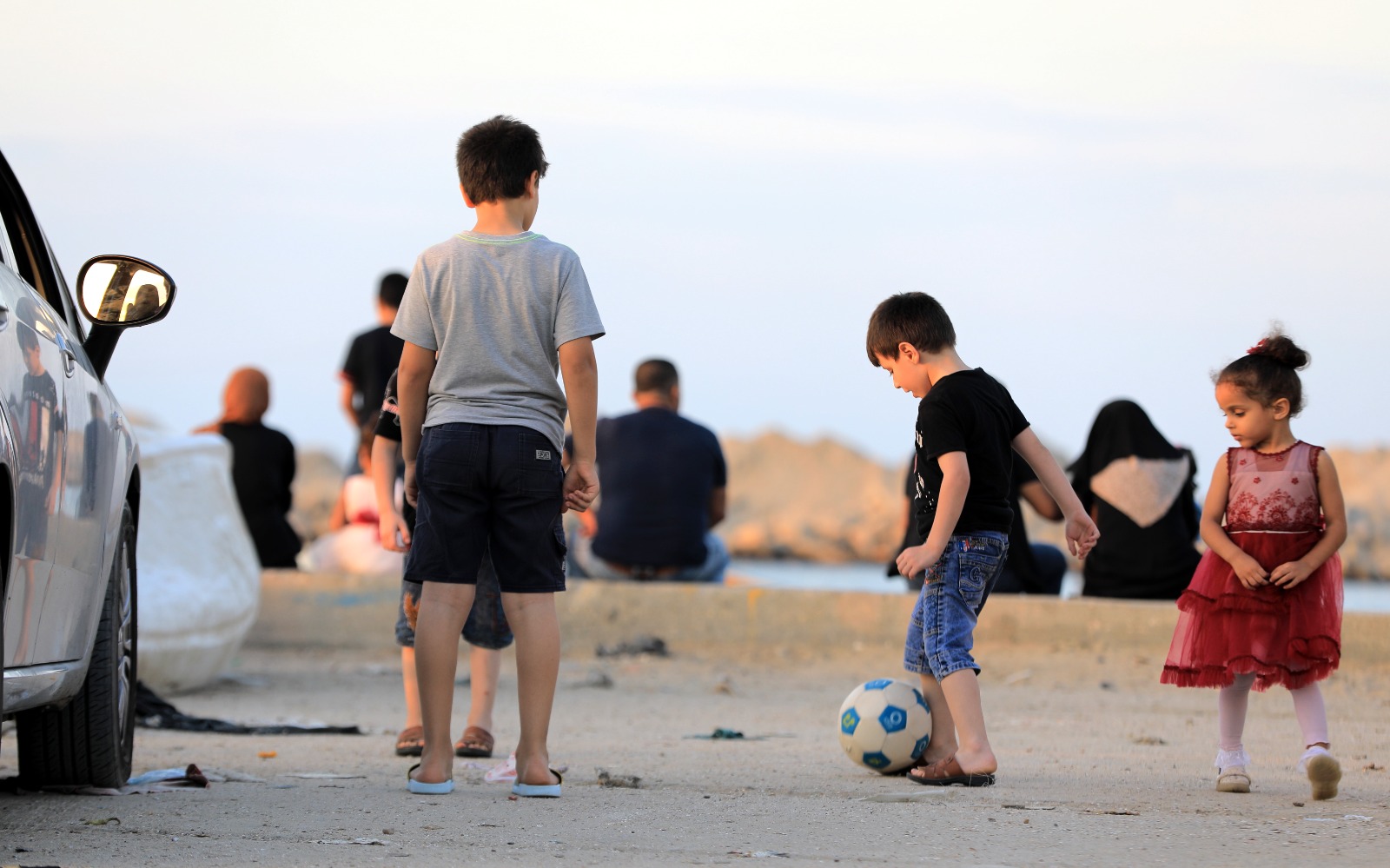 قضاء المواطنين في غزة الإجازة الأسبوعية مساء الجمعة
