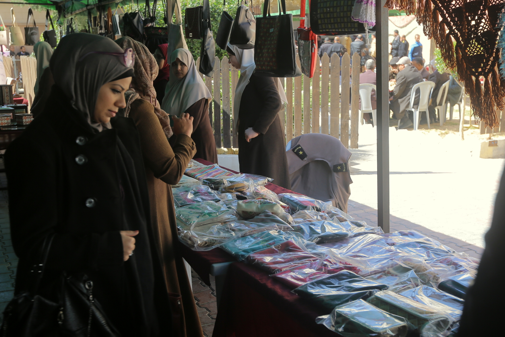 افتتاح معرض "إشراقة أمل" لمنتوجات النزيلات بمراكز الإصلاح والتأهيل