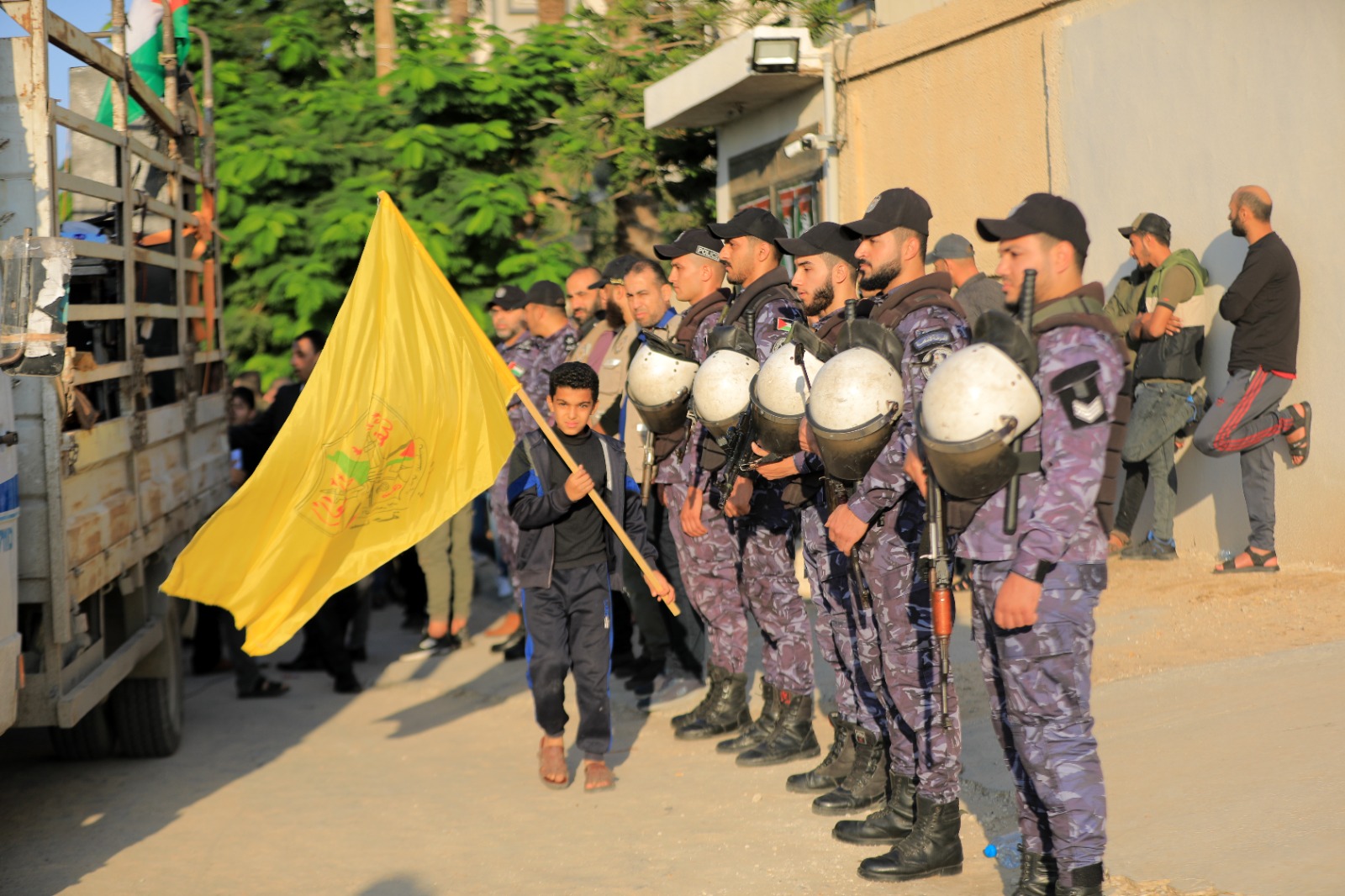 أجهزة الداخلية بغزة تؤمن "مسيرًا كشفيًا" في ذكرى رحيل الرئيس عرفات