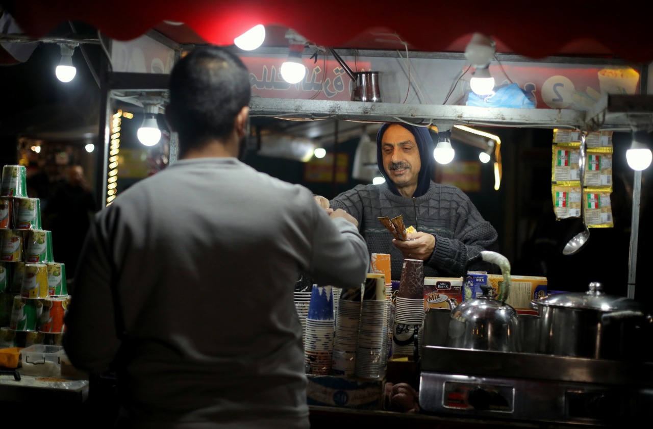 أجواء قضاء المواطنين بغزة الإجازة الأسبوعية في عدد من الأماكن الترفيهية مساء الجمعة