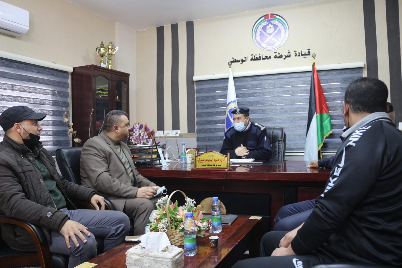 مُدراء شرطة المحافظات يستقبلون المواطنين في مكاتبهم في اليوم الأسبوعي المفتوح