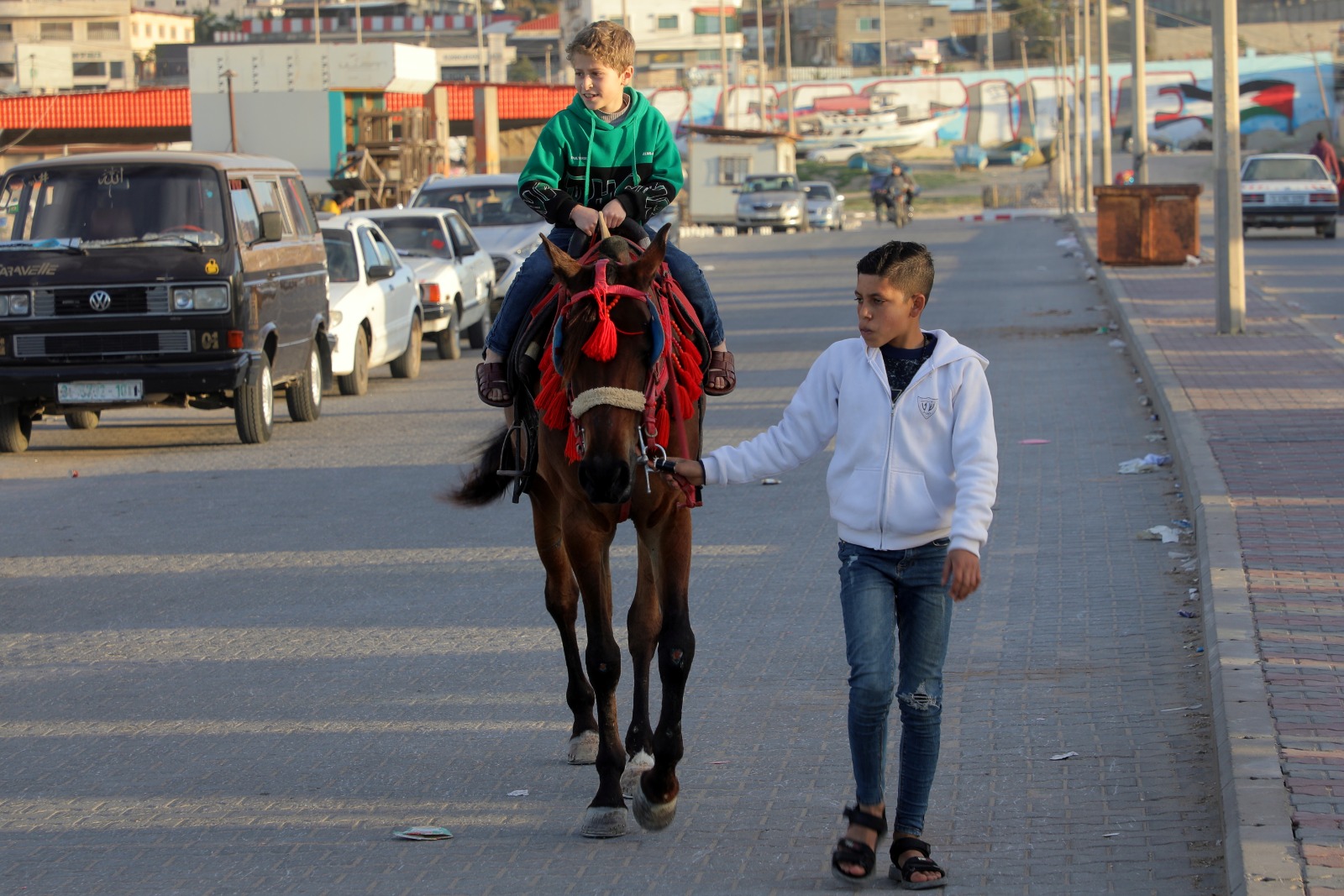 قضاء المواطنين في غزة إجازة منتصف العام الدراسي مساء الجمعة 13 يناير
