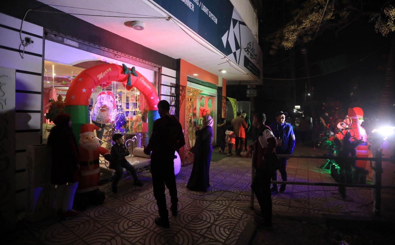 أجواء استقبال المواطنين في غزة للعام الجديد 2023