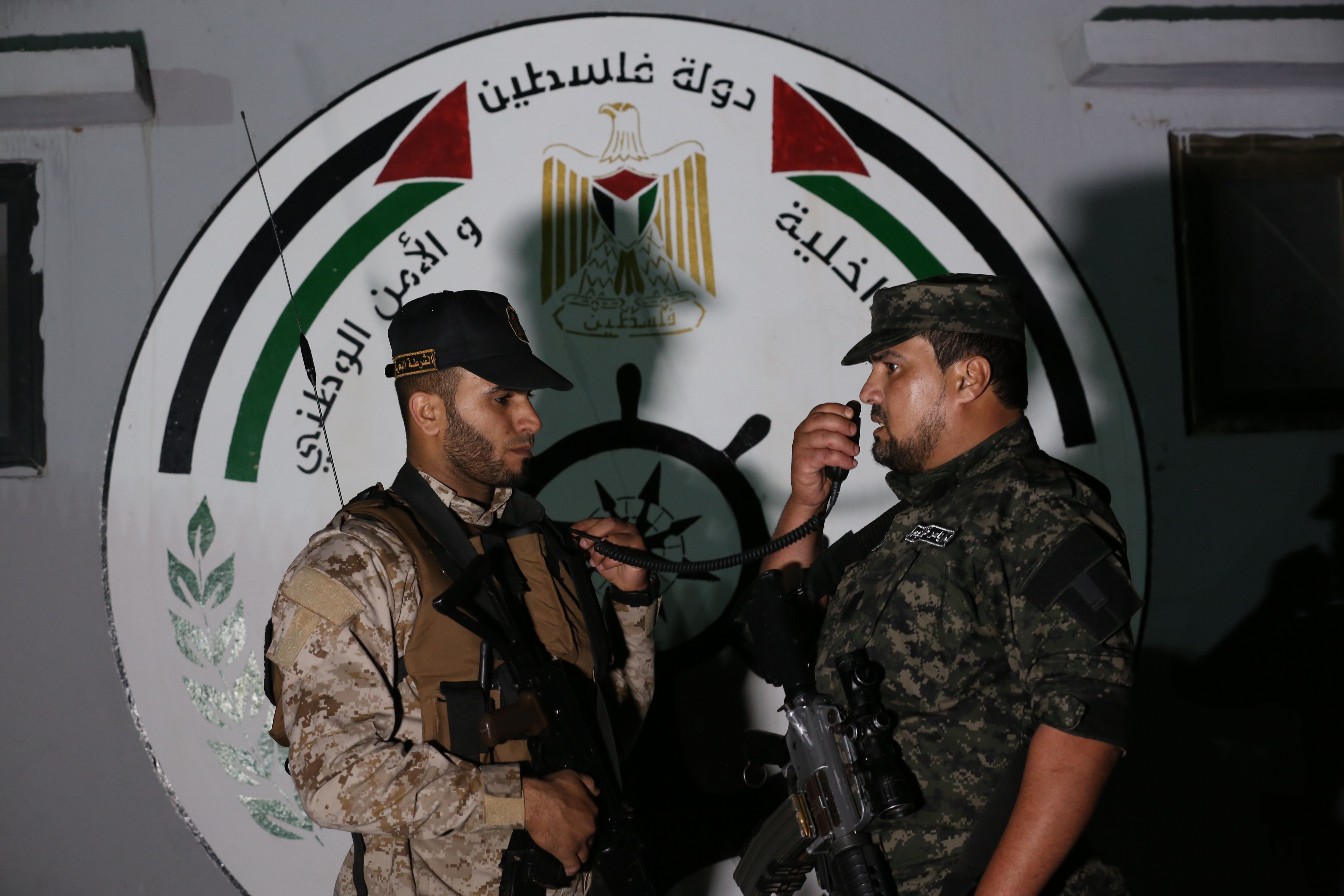 الشرطة البحرية تخرج دورة المهام البحرية الخاصة ''المغلقة'' بمسير عسكري