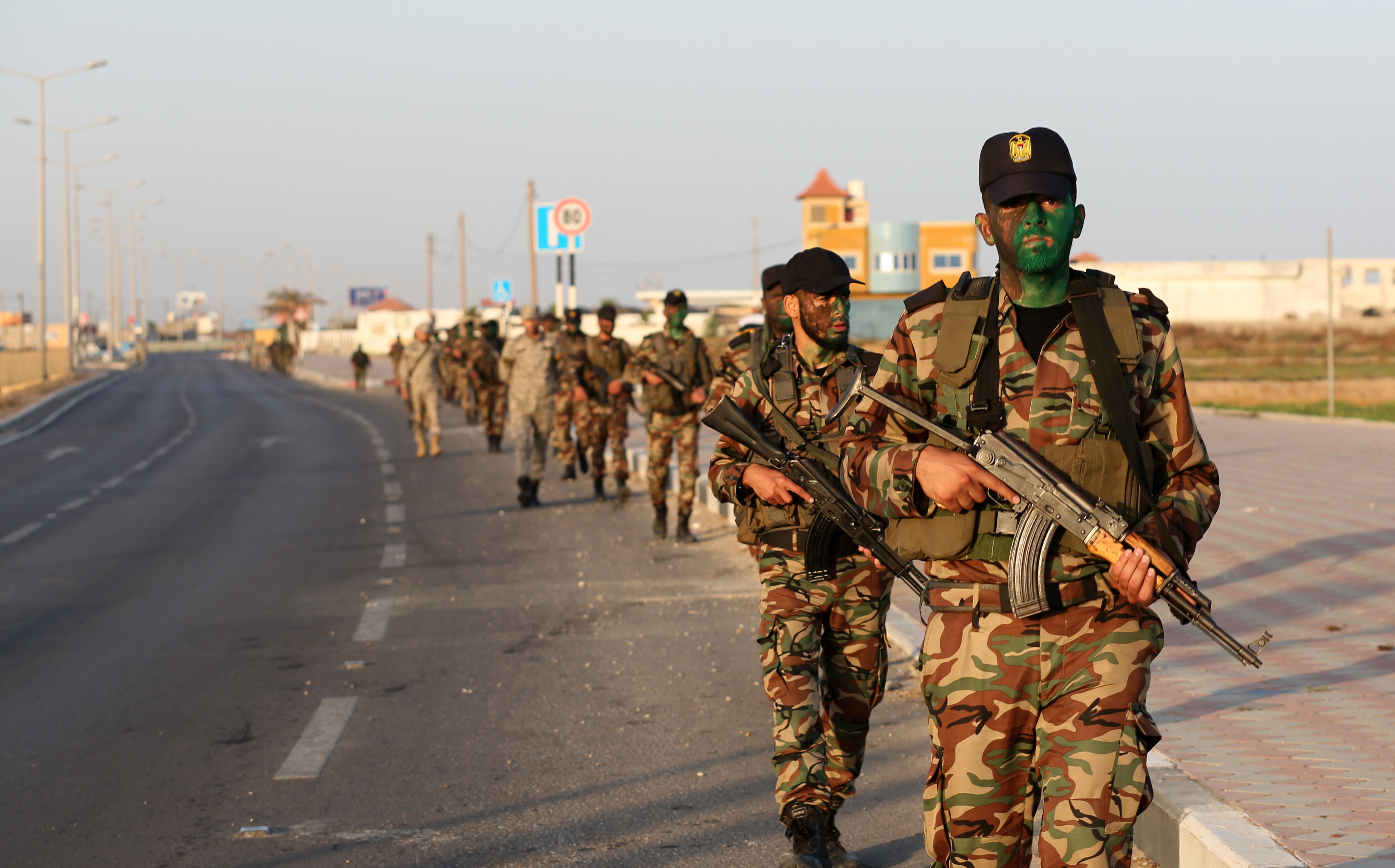 تخييم مغلق لدورتي قادة السرايا وتأهيل الضباط  بالأمن الوطني