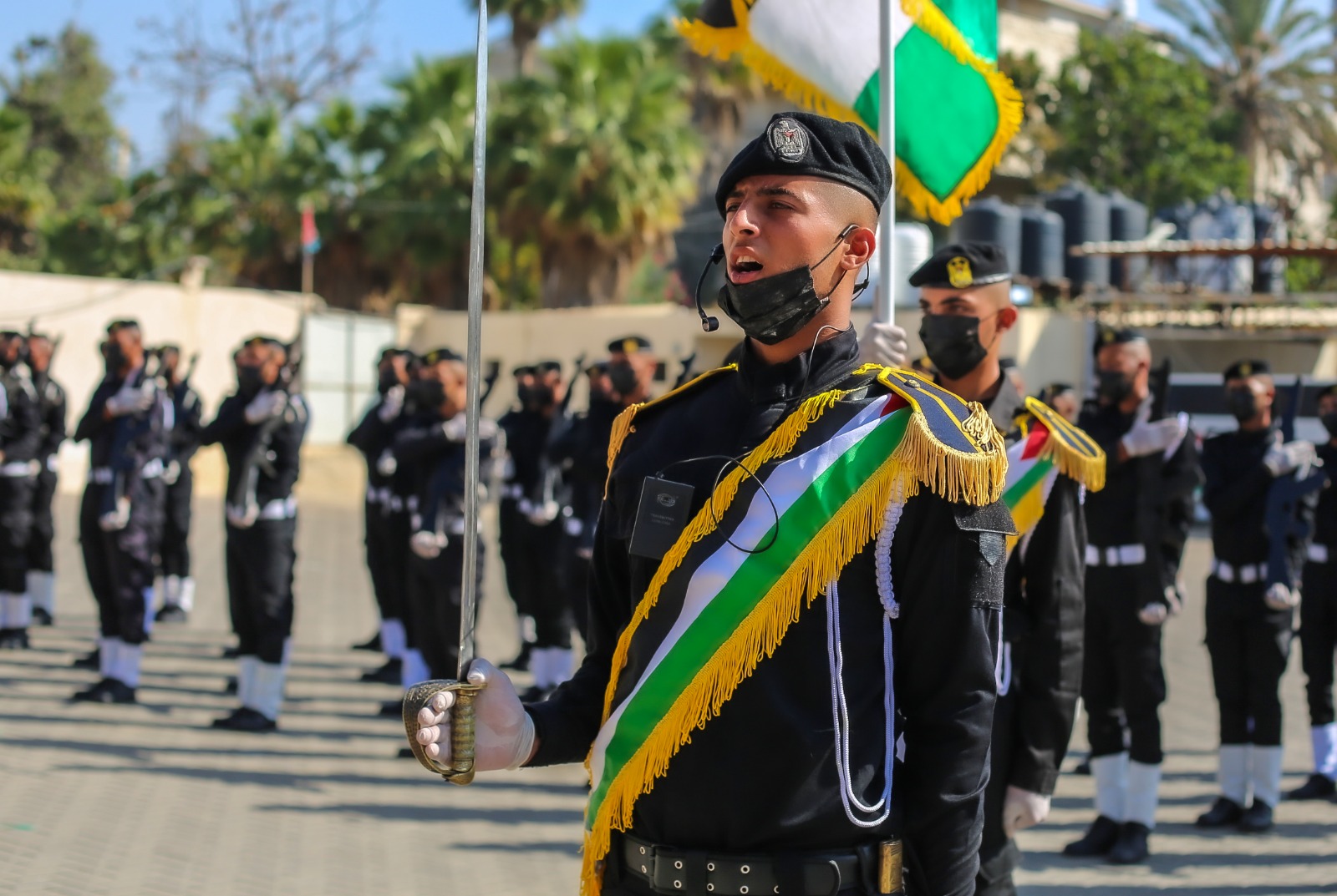 كلية الرباط تُخرج المخيم المغلق لدورة الطلاب المستجدين 