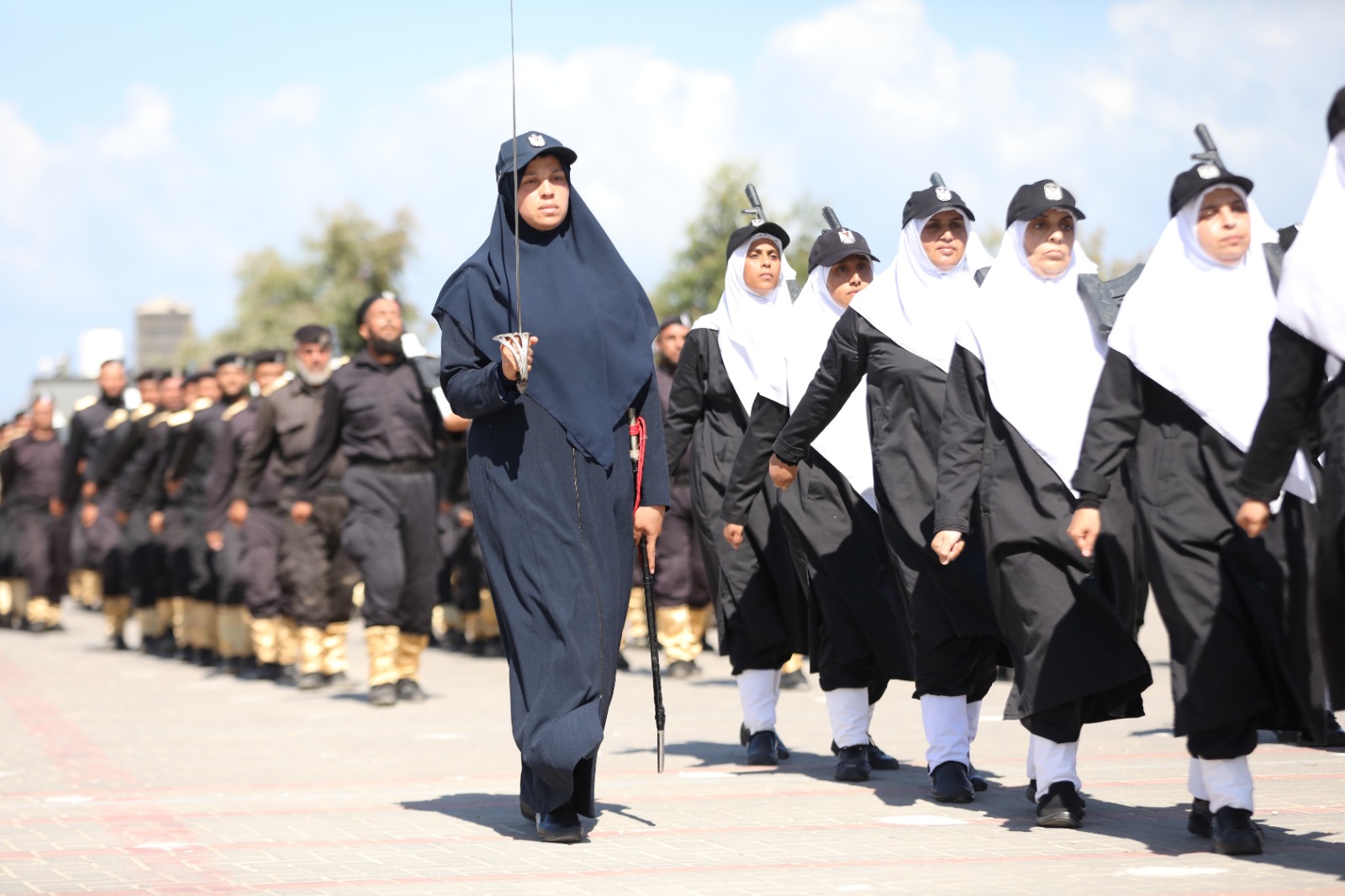 "مديرية التدريب" تُخرج دورة تأهيل الضباط الـ 39