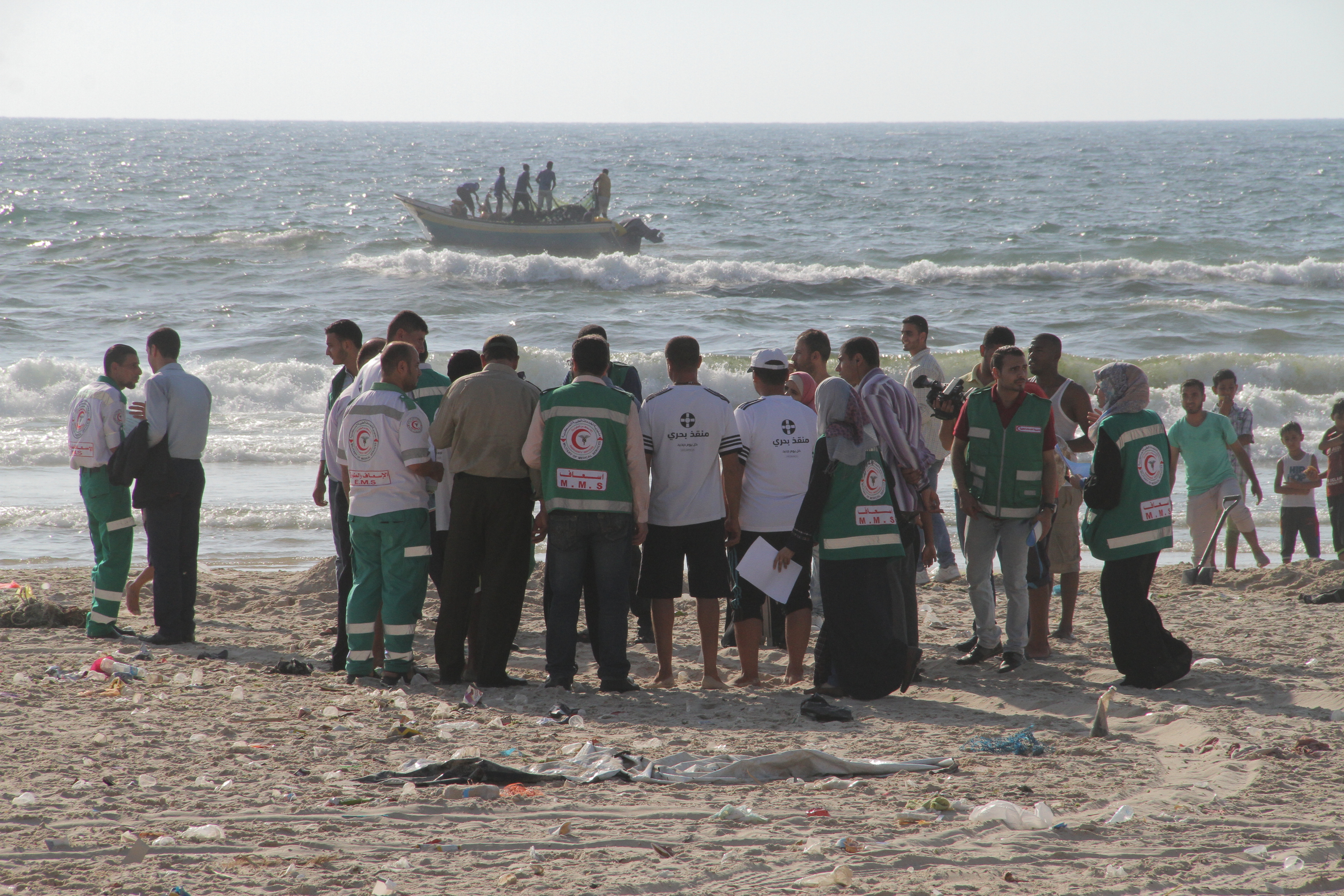 الحملة التوعية للمصطافين من ضربات الشمس ولسعات القناديل