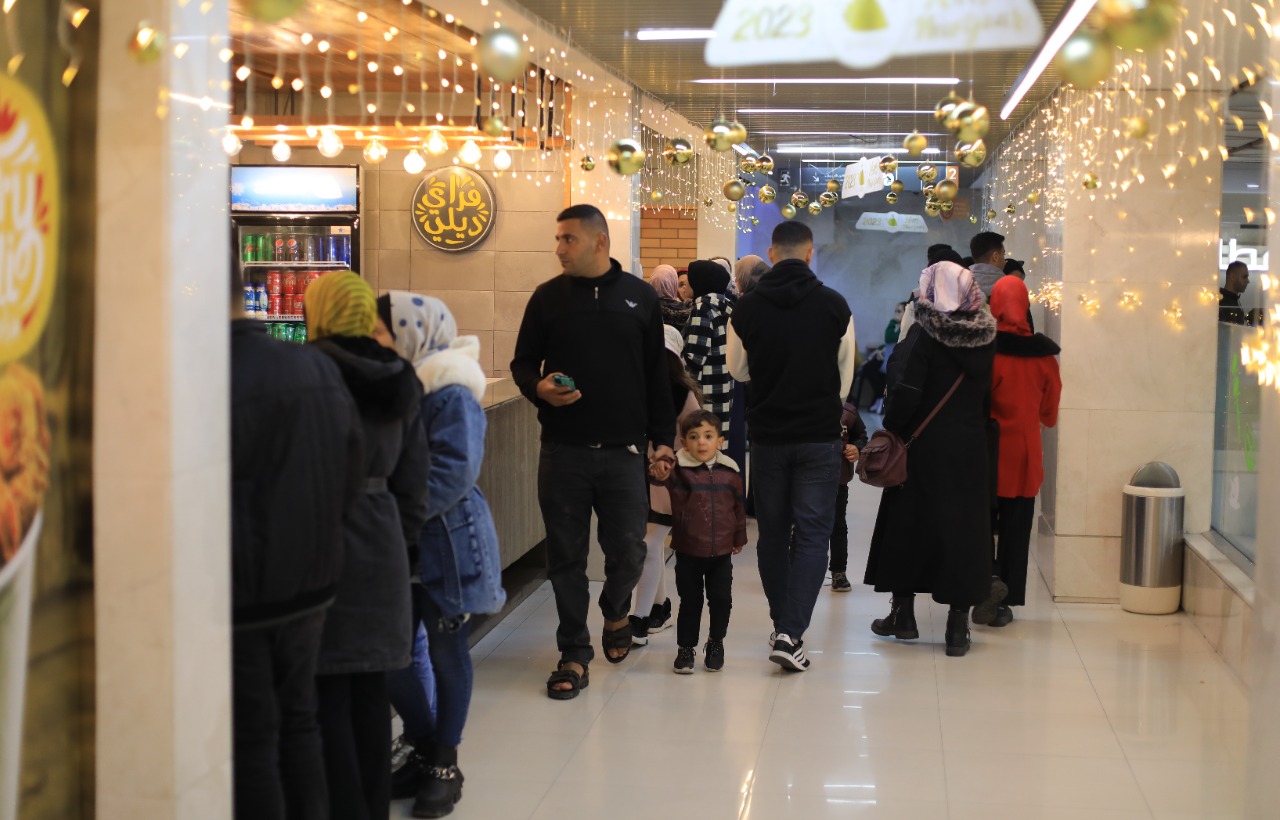 أجواء استقبال المواطنين في غزة للعام الجديد 2023