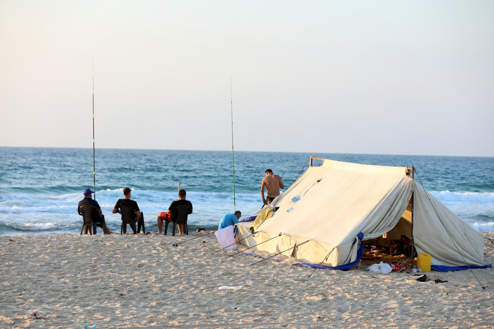 صور من قضاء المواطنين في غزة الإجازة الأسبوعية 