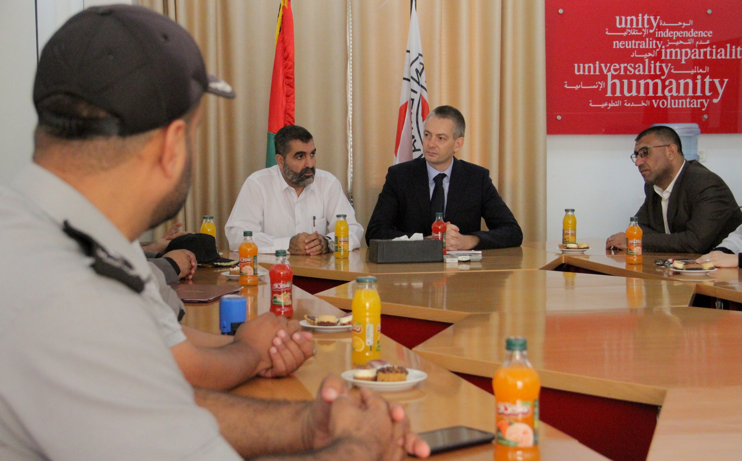 الداخلية تُوقع مذكرة تفاهم مع الصليب الأحمر