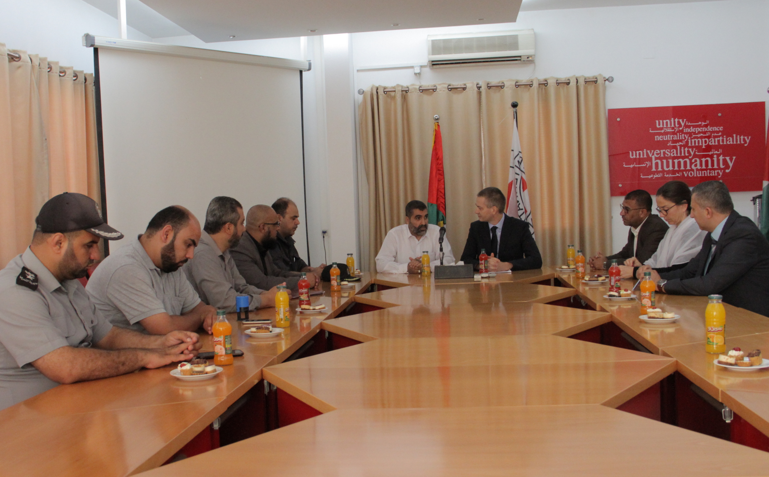 الداخلية تُوقع مذكرة تفاهم مع الصليب الأحمر