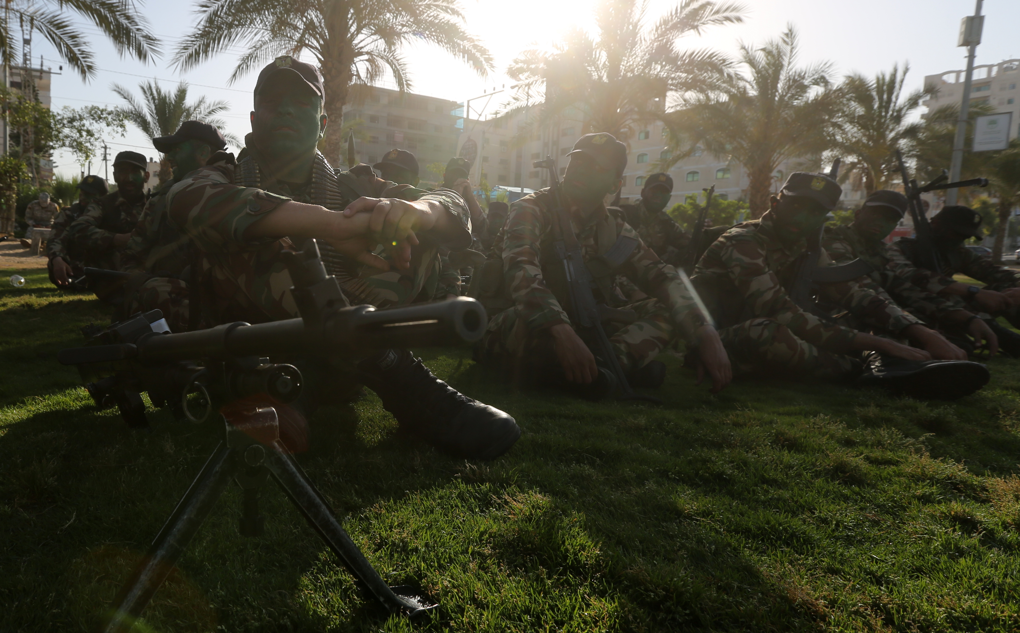 تخييم مغلق لدورتي قادة السرايا وتأهيل الضباط  بالأمن الوطني