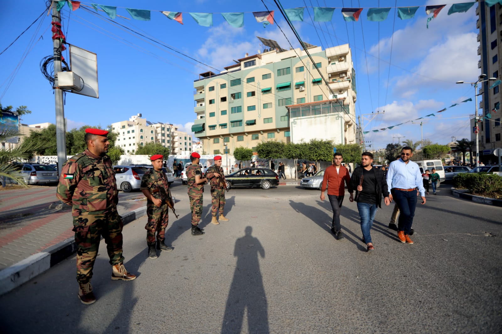 أجهزة الداخلية تُؤمن مهرجاناً لتأبين شهداء العدوان الإسرائيلي