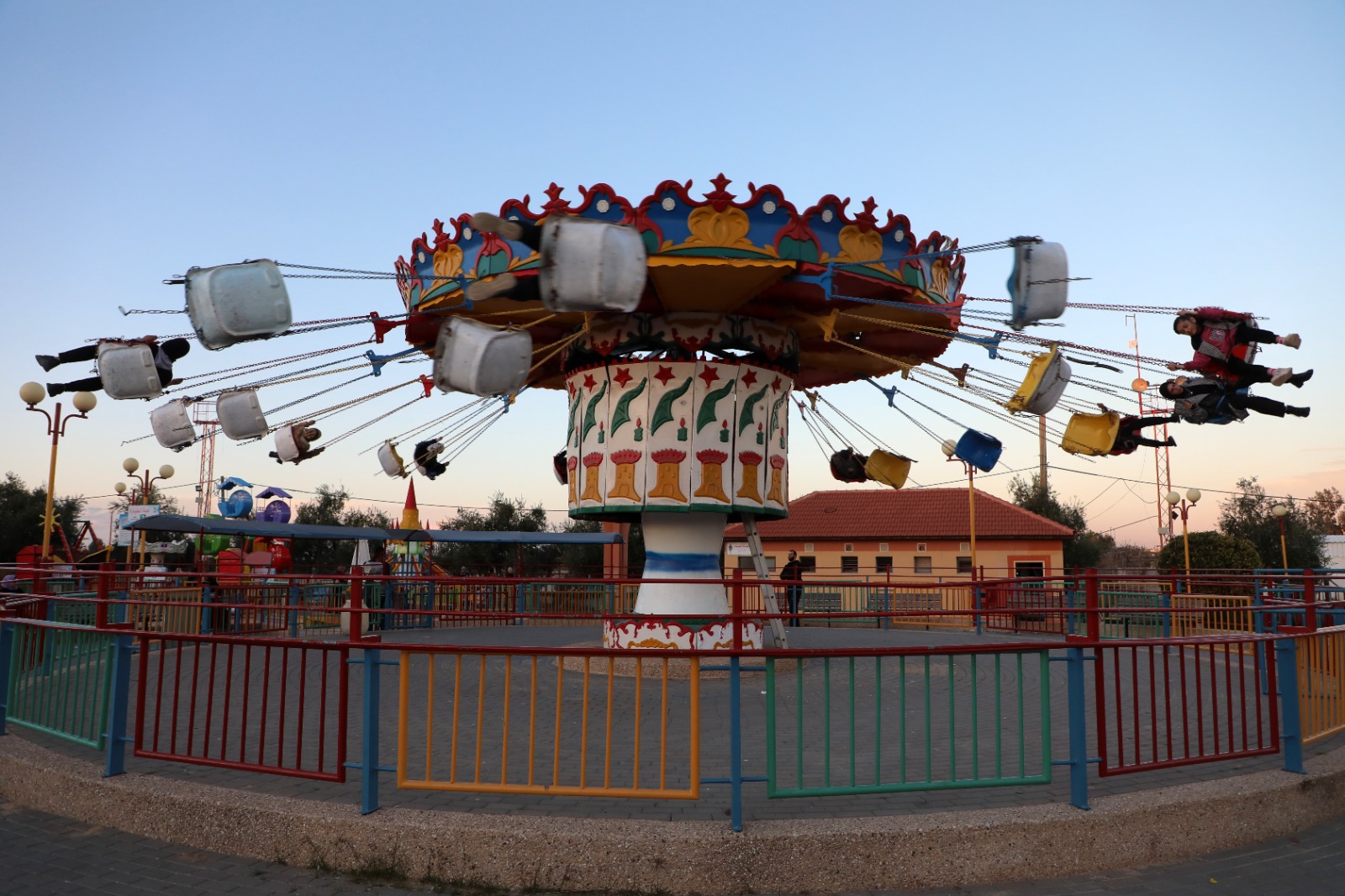 قضاء المواطنين في غزة إجازة منتصف العام الدراسي مساء الجمعة 13 يناير