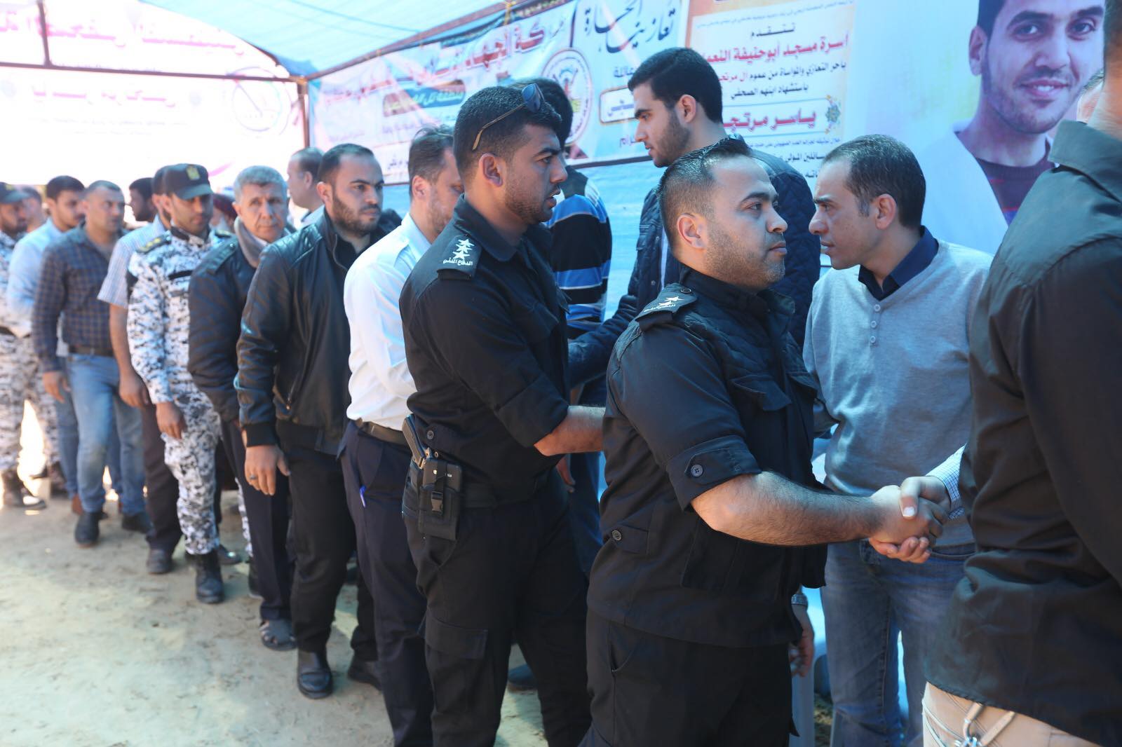 الداخلية تقدم واجب العزاء لذوي شهداء الجمعة الثانية من مسيرات العودة