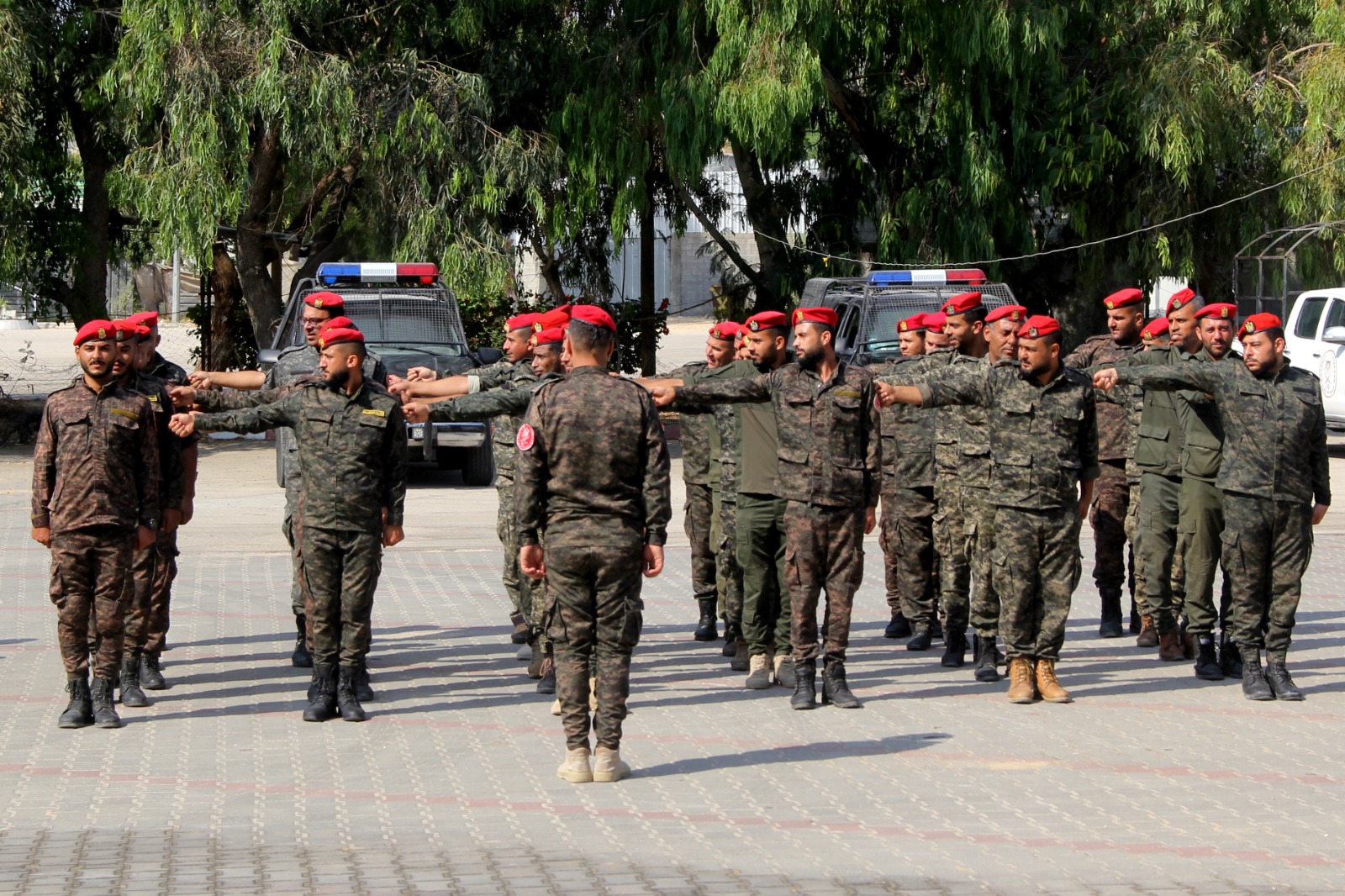 الشرطة العسكرية تُنظم طابوراً مركزياً