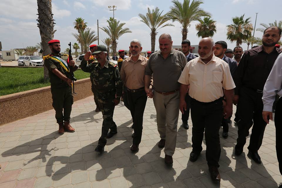 قيادتا حماس واللجنة الإدارية تتفقدان الحدود الجنوبية