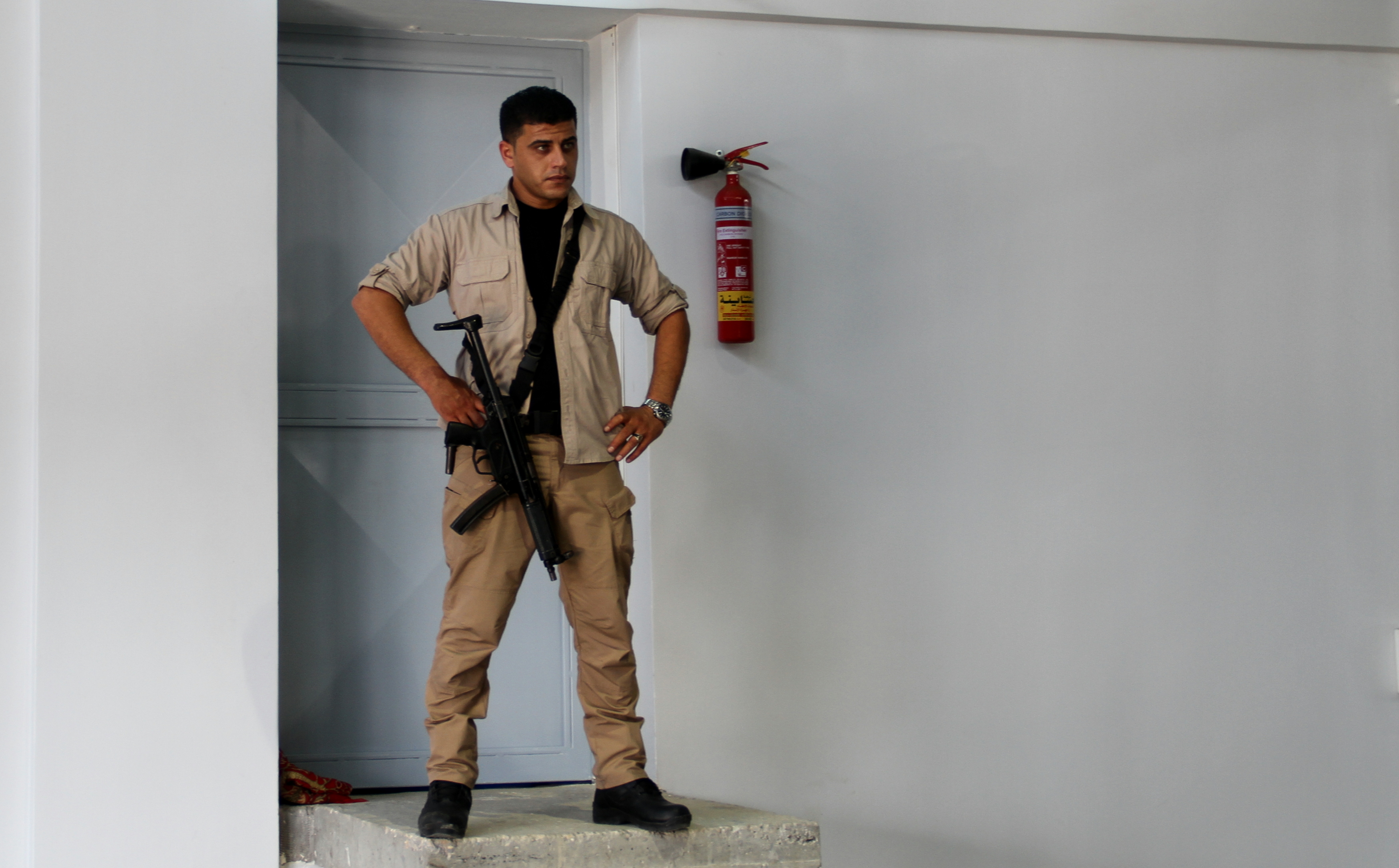 الأجهزة الأمنية تؤمن جولة رئيس الوزراء في غزة