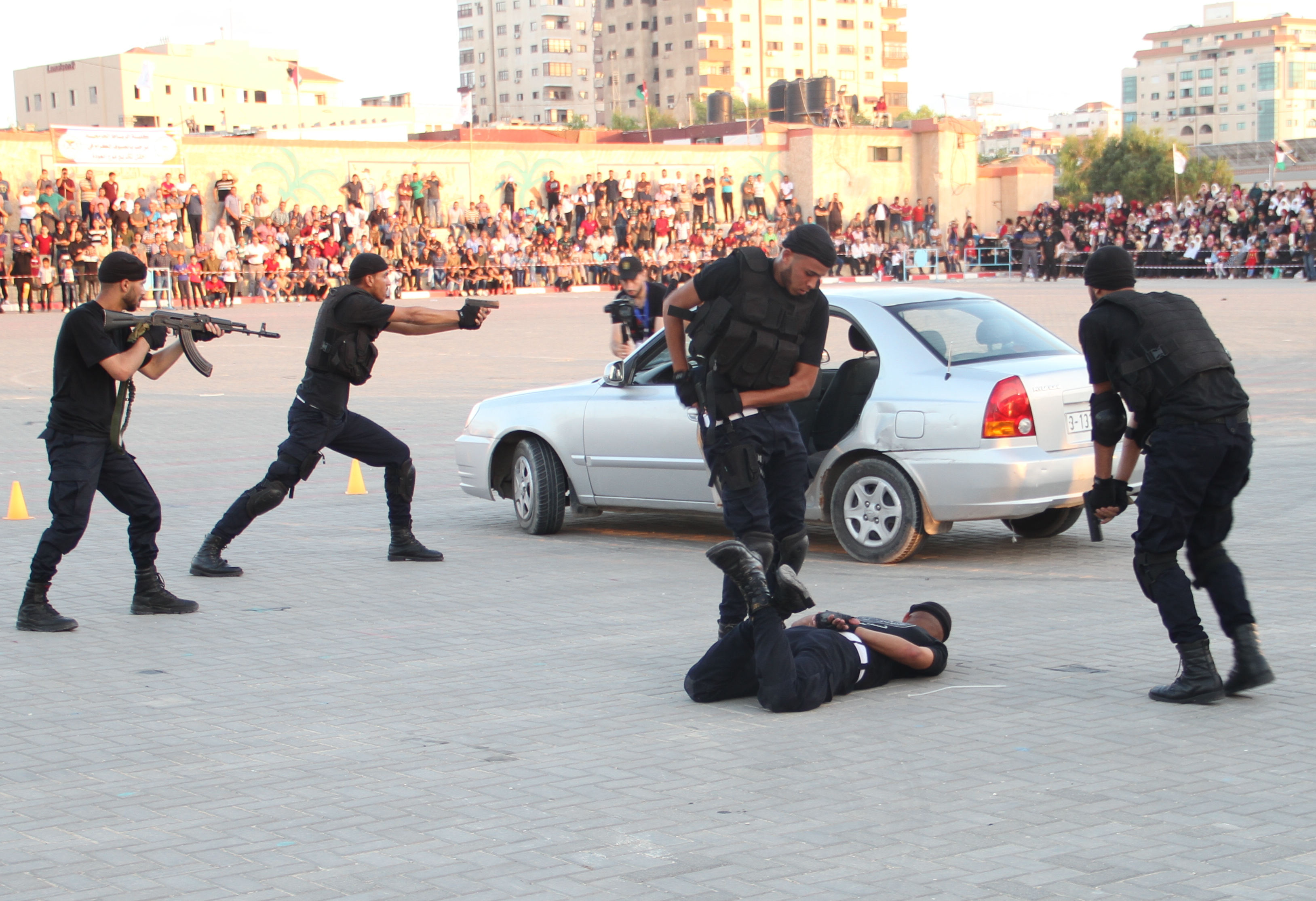كلية الرباط تُخرّج 54 ضابطاً ضمن فوج "العودة"