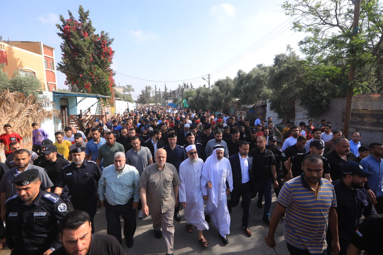 تشييع جثمان شهيد الواجب "مصلح" بموكب عسكري بمشاركة قيادة "الداخلية" والشرطة