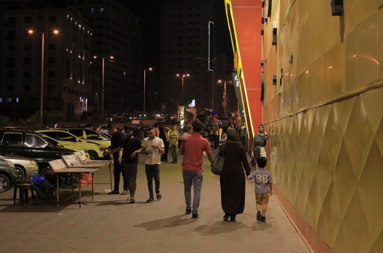 قضاء المواطنين في غزة الإجازة الأسبوعية مساء الجمعة