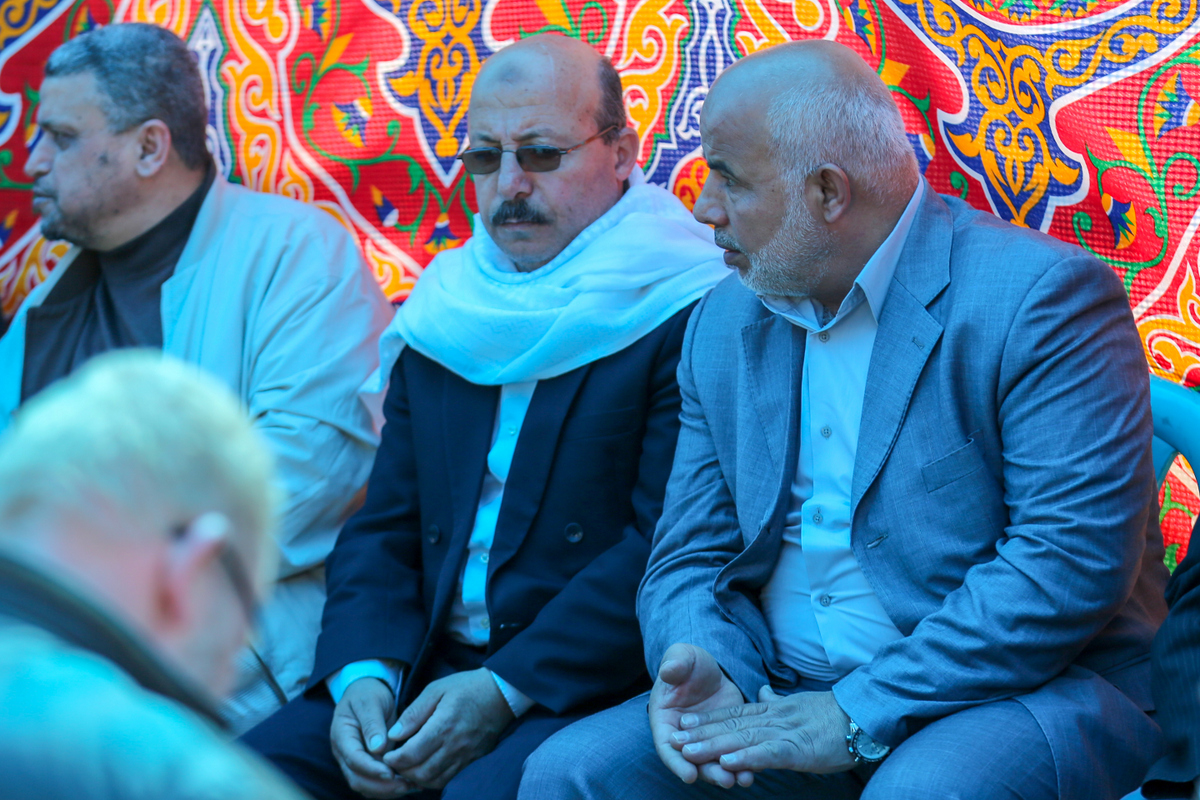 قيادة الداخلية تُقدم واجب العزاء لذوي شهداء مسيرة العودة