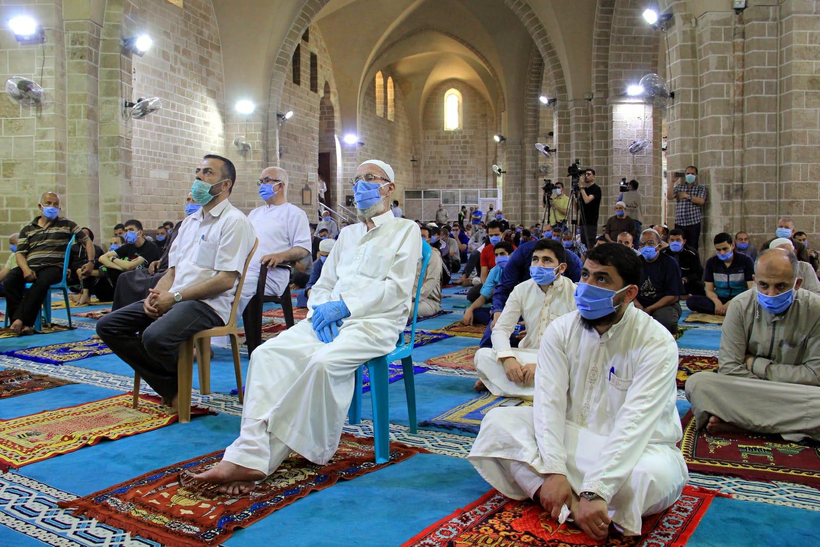 الشرطة تؤمن إقامة صلاة الجمعة وفق إجراءات الوقاية والسلامة