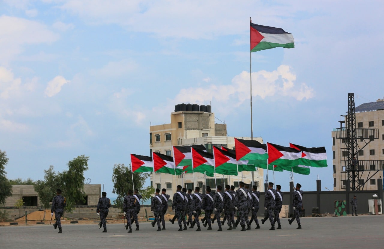 "مديرية التدريب" تُخرج دورتَي صف الضباط 27 والتأسيسية 35