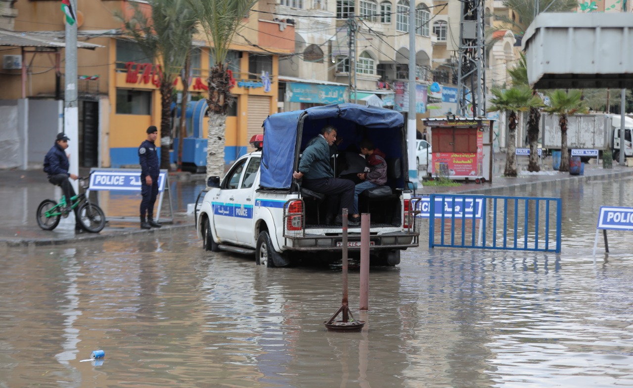 أجهزة الداخلية تساند المواطنين في ظل المنخفض الجوي