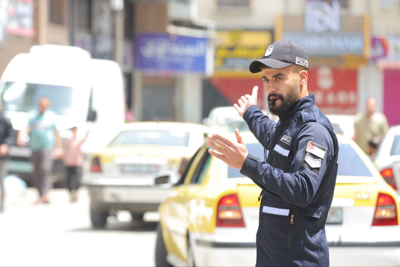 سير الحياة العامة واستقرار الجبهة الداخلية بغزة في رابع أيام العدوان