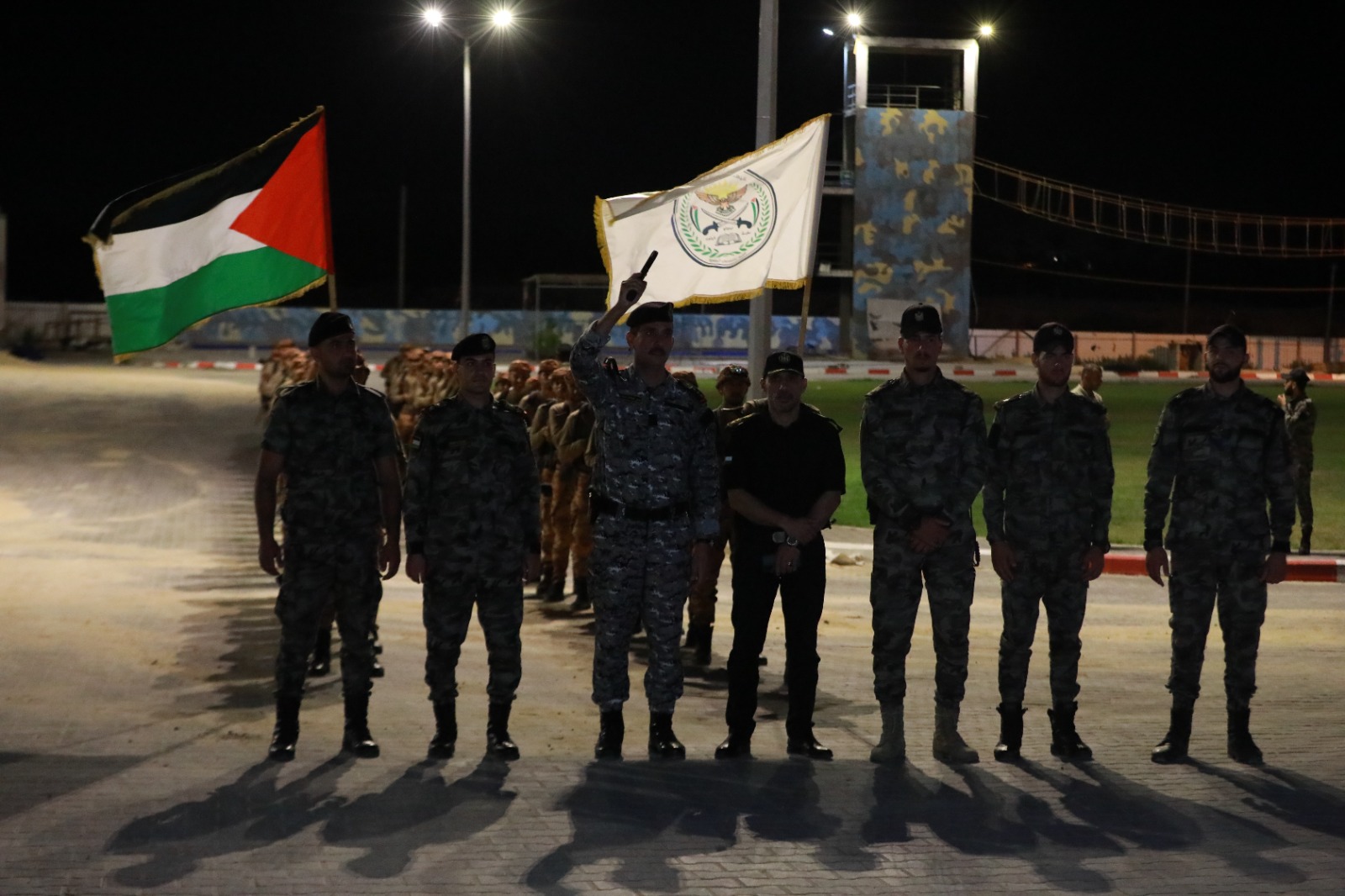 كلية الرباط الجامعية تنظم مسيرًا عسكريًا لدورة الصاعقة