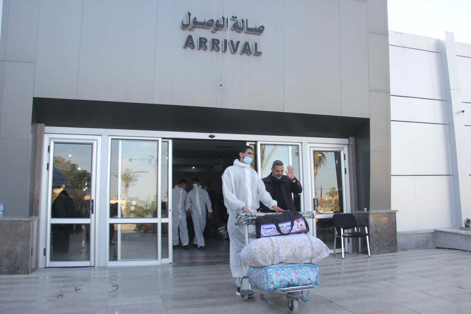 حركة معبر رفح البري خلال أيام فتحه استثنائيًا لمدة أربعة أيام في الاتجاهين