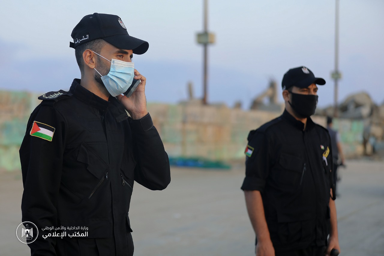 الشرطة البحرية تتابع التزام الصيادين بضوابط مزاولة الصيد في بحر غزة