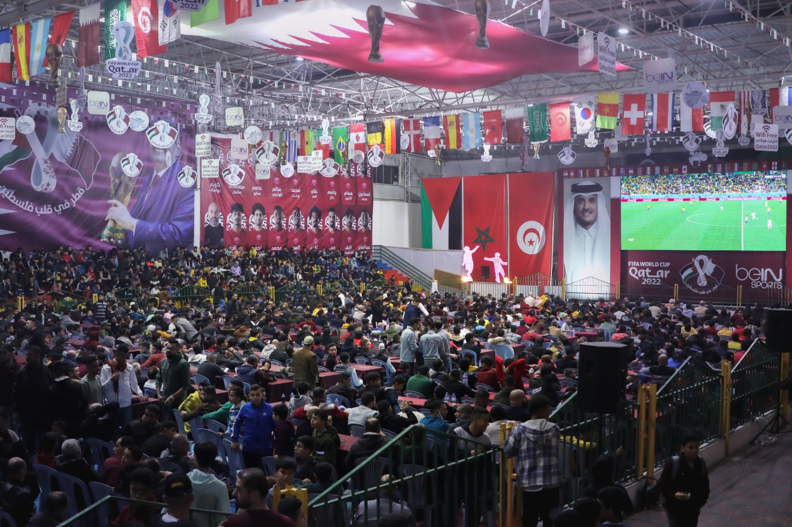 مواطنون يقضـون الإجازة الأسبوعية في الأماكن الترفيهية وحضور مباريات كأس العالم