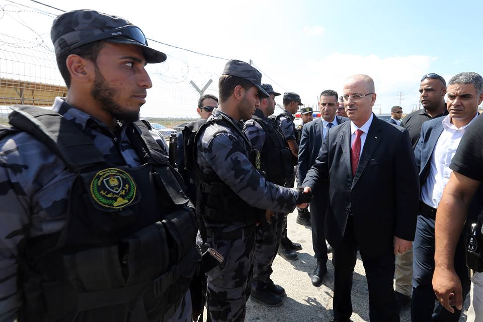 الأجهزة الأمنية تؤمن جولة رئيس الوزراء في غزة