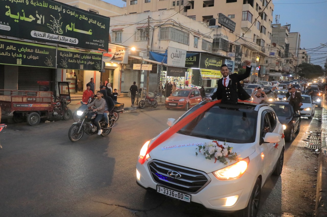 أجواء قضاء المواطنين في غزة الإجازة الأسبوعية في عدد الأماكن الترفيهية مساء الجمعة