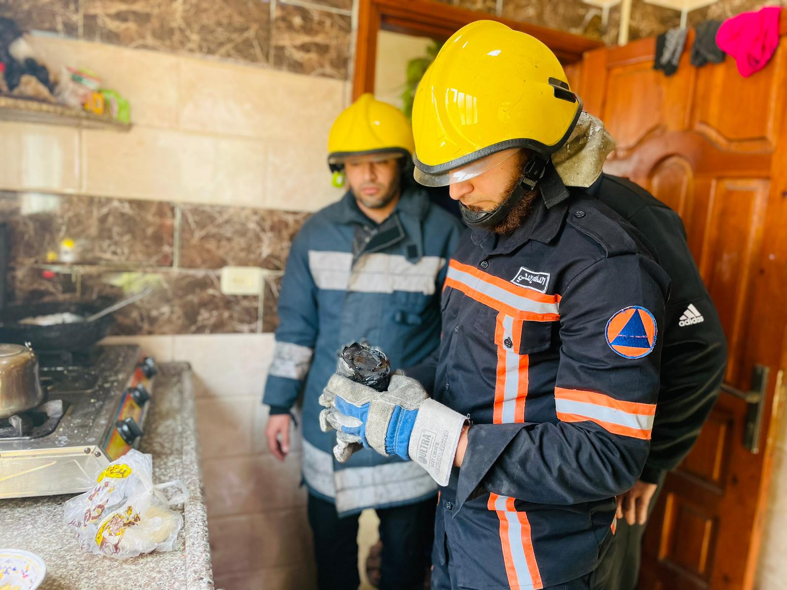 الدفاع المدني يُنفذ 31 مهمة منذ بدء العدوان