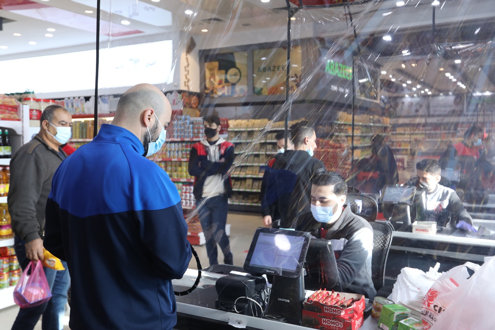 عودة الحياة العامة في غزة بعد يومين من الإغلاق الكامل وحظر التجوال