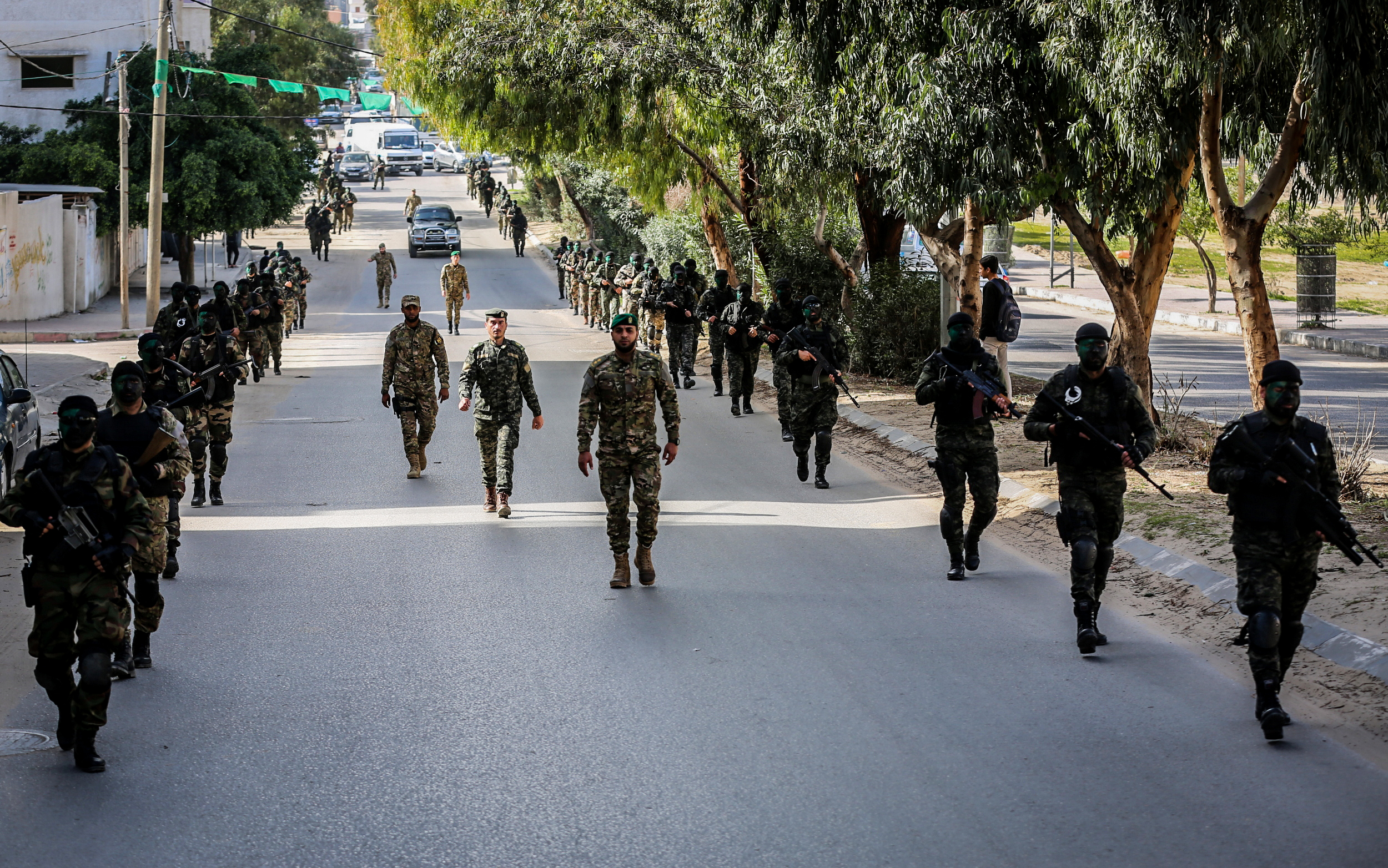 مسير عسكري لدورات قادة السرايا 5، وتأهيل الضباط 15، وصف ضباط 16 بقوات الأمن الوطني