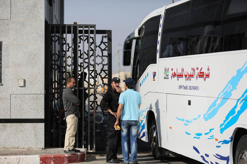 مغادرة حجاج المكرمة السعودية والحالات الإنسانية عبر معبر رفح (الأحد 27 أغسطس 2017)