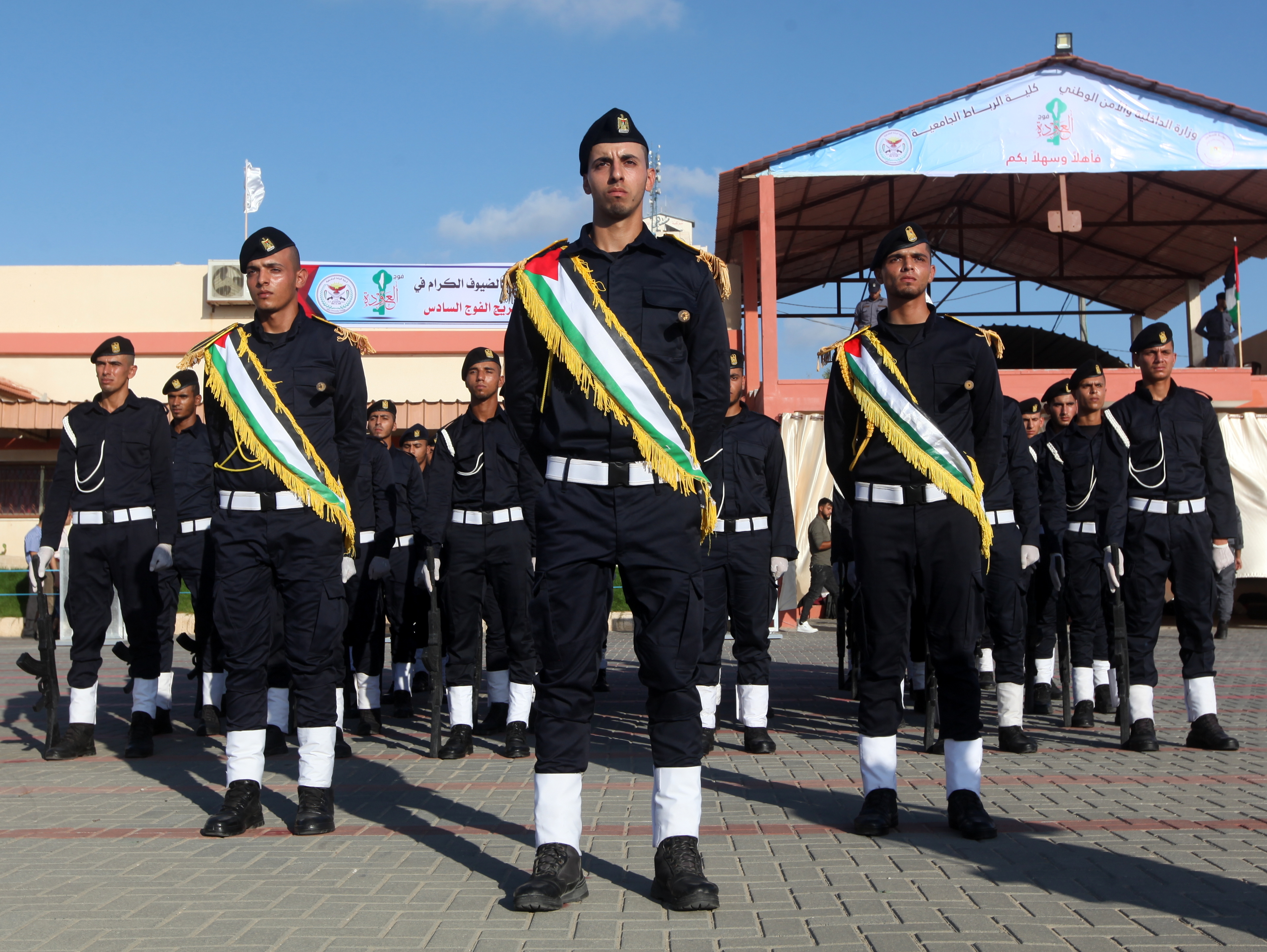 كلية الرباط تُخرّج 54 ضابطاً ضمن فوج "العودة"