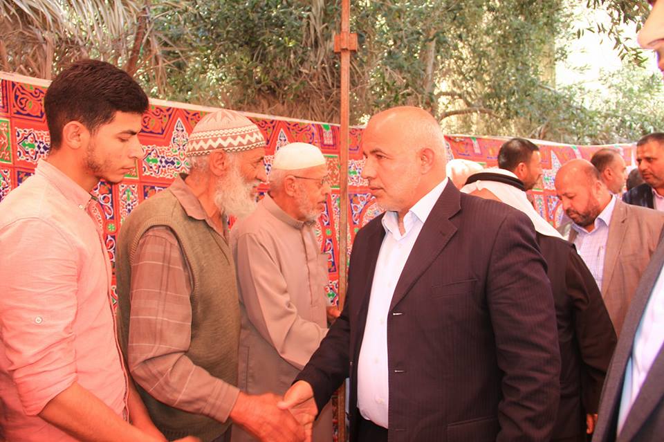 قيادة "الداخلية" تقدم واجب العزاء لذوي شهداء المقاومة بالمحافظة الوسطى