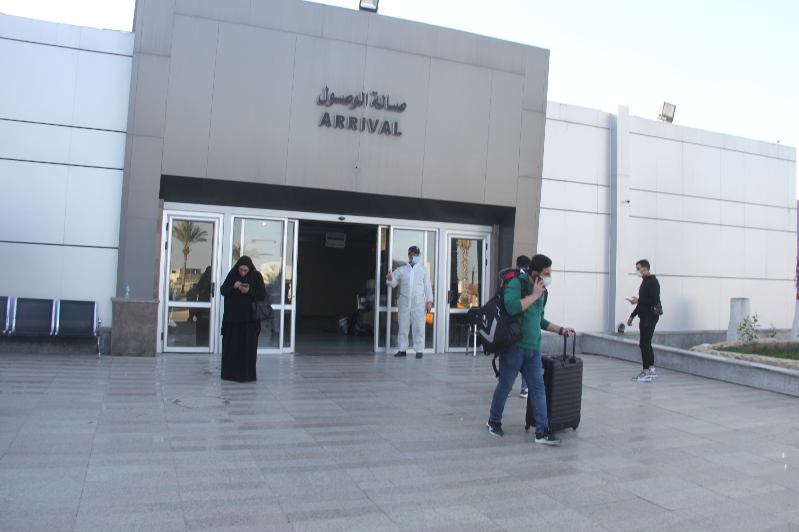 حركة معبر رفح البري خلال أيام فتحه استثنائيًا لمدة أربعة أيام في الاتجاهين