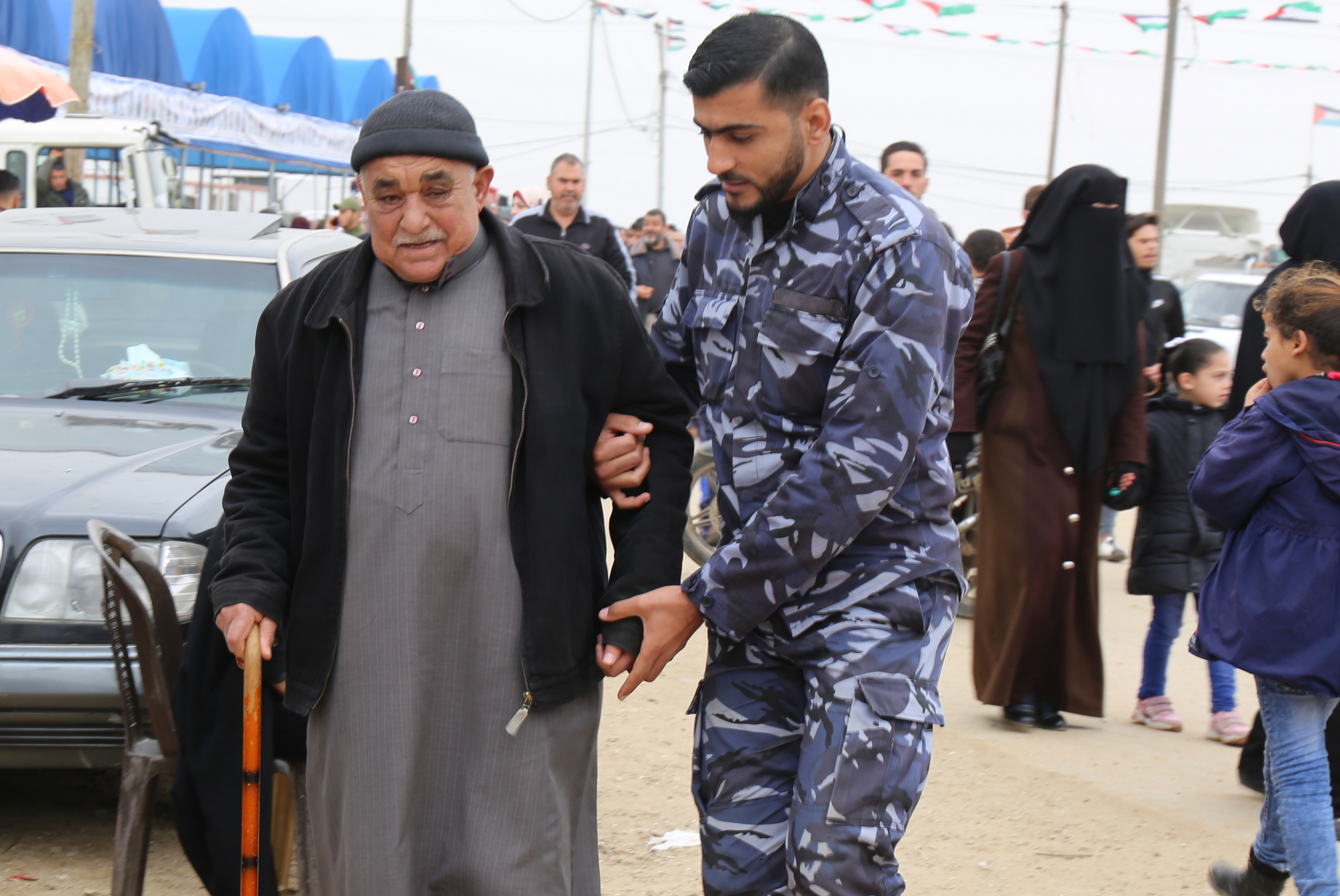 أجهزة الداخلية تُساند جماهير شعبنا المشاركة في مليونية الأرض والعودة