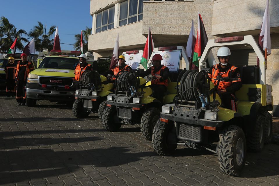 الداخلية تتسلّم مركبات ومعدات للدفاع المدني من دولة قطر