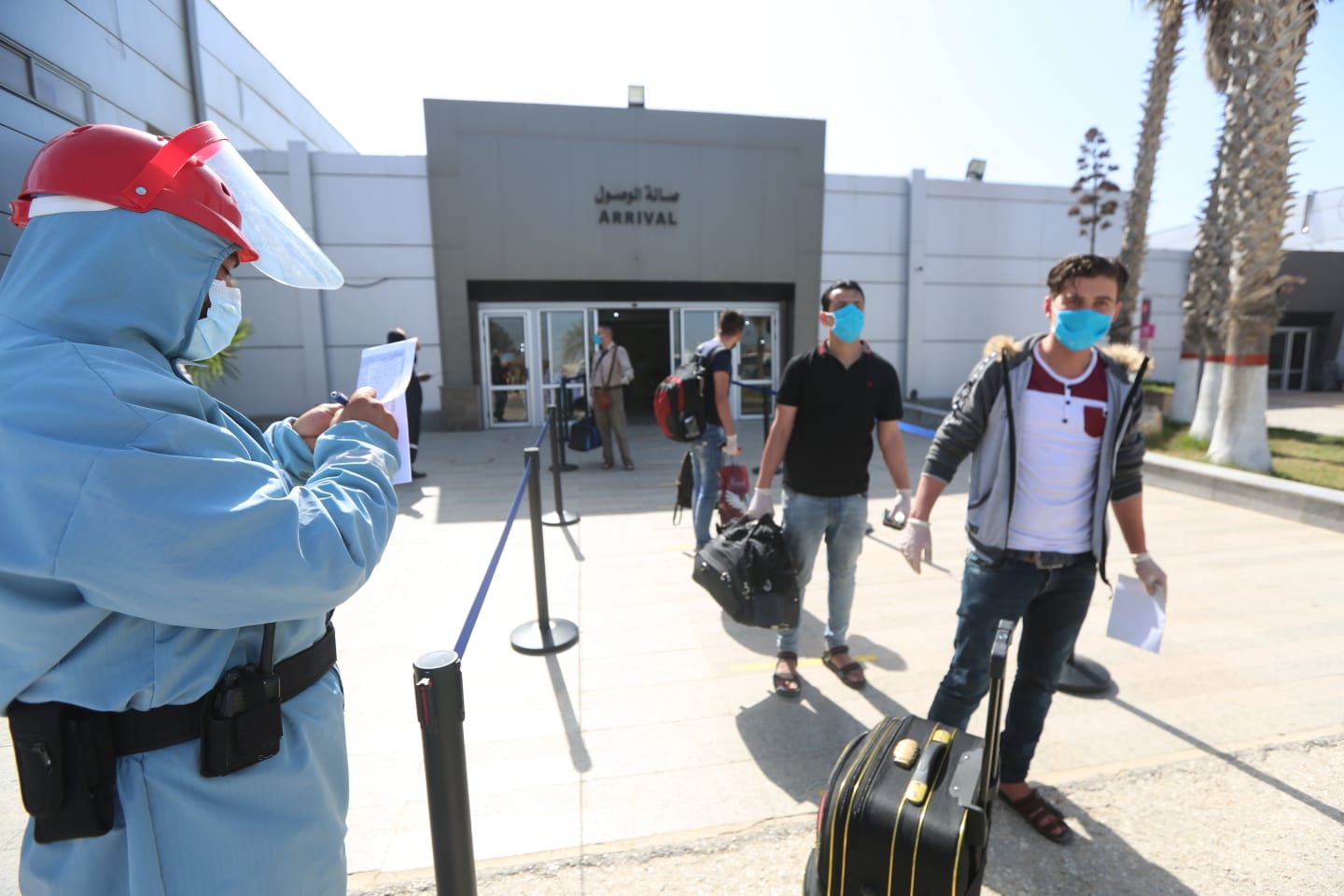 وصول أعداد من العالقين في مصر عبر معبر رفح