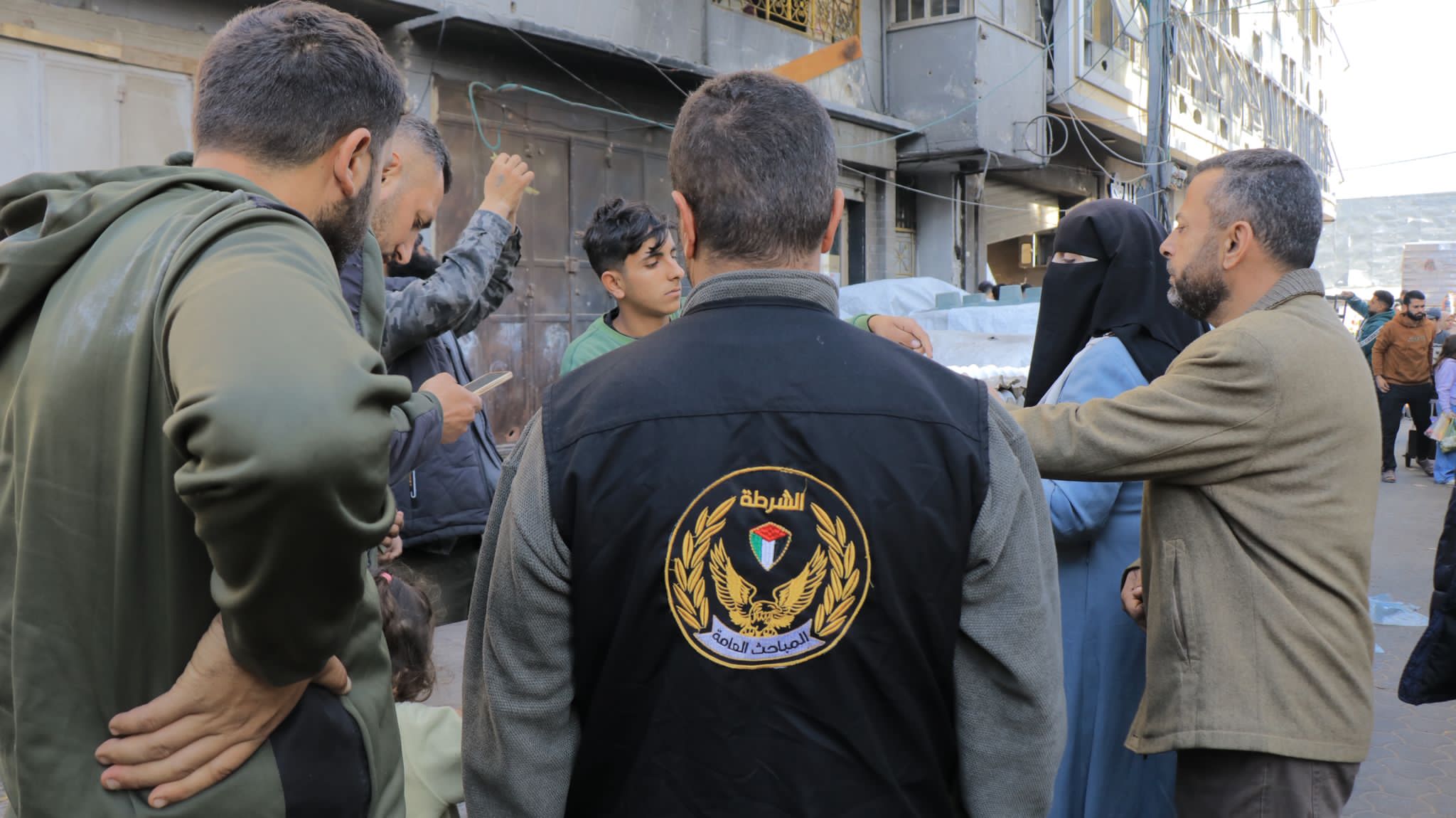 الشرطة  تكثف الجولات الرقابية على أسواق غزة خلال رمضان