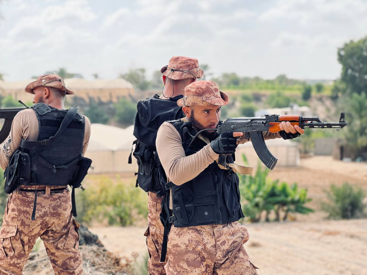 "مسير تكتيكي" لطلاب دورة الصاعقة بكلية الرباط الجامعية