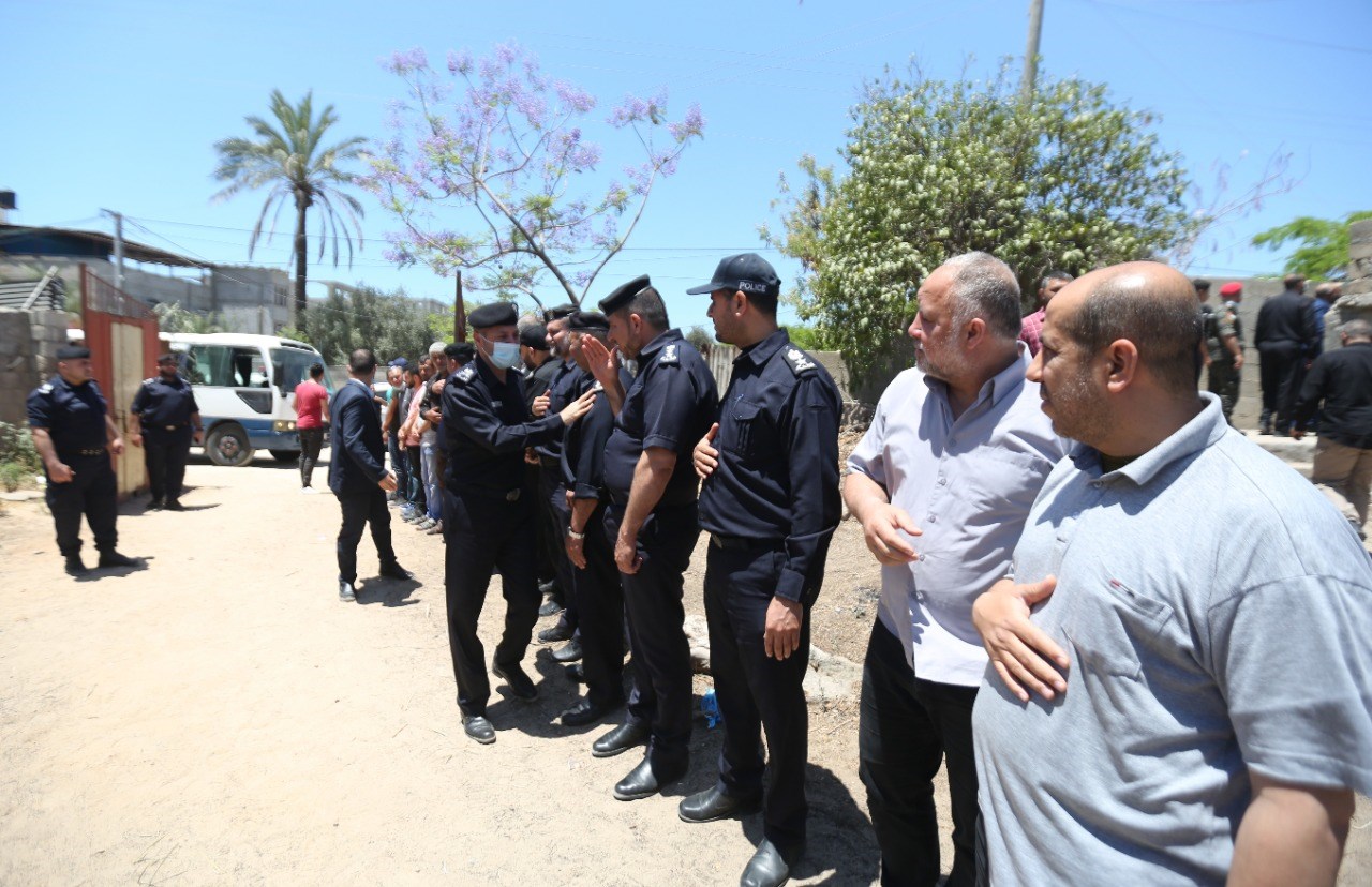 قيادة "الداخلية" تُعزي عوائل شهدائها خلال العدوان الإسرائيلي